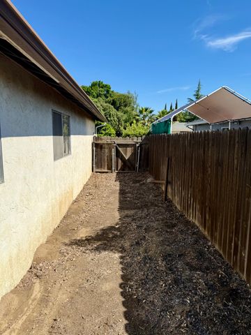 1264 Parkview St, Manteca, CA 95337