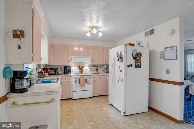135 HEMLER DR, Hanover, PA 17331