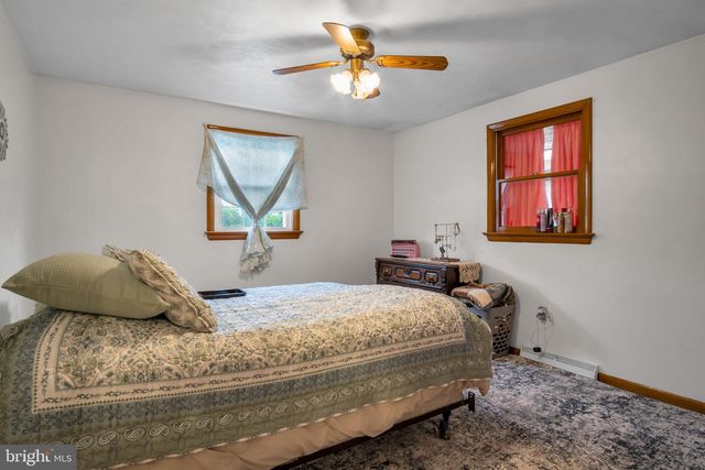 135 HEMLER DR, Hanover, PA 17331