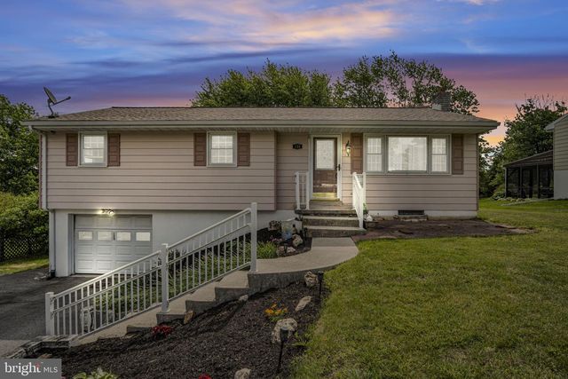 135 HEMLER DR, Hanover, PA 17331