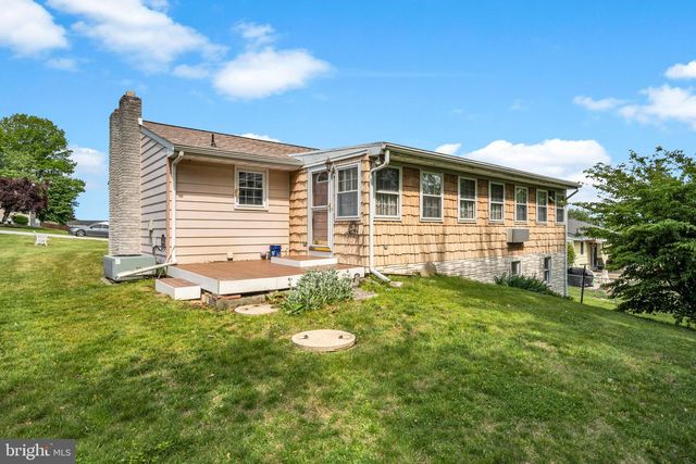 135 HEMLER DR, Hanover, PA 17331