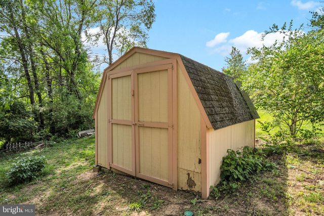 135 HEMLER DR, Hanover, PA 17331