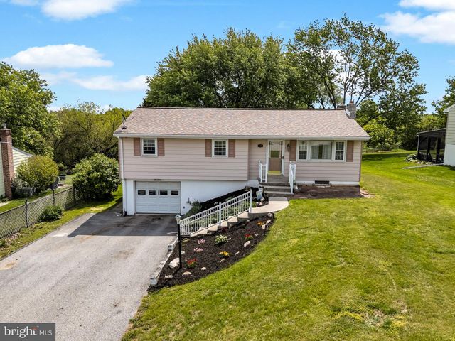 135 HEMLER DR, Hanover, PA 17331