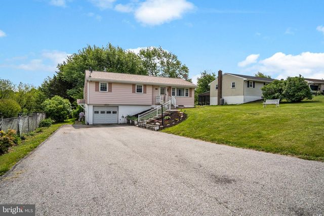 135 HEMLER DR, Hanover, PA 17331