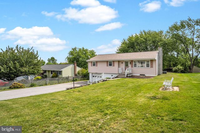 135 HEMLER DR, Hanover, PA 17331
