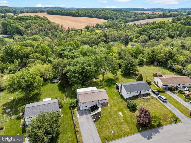 135 HEMLER DR, Hanover, PA 17331