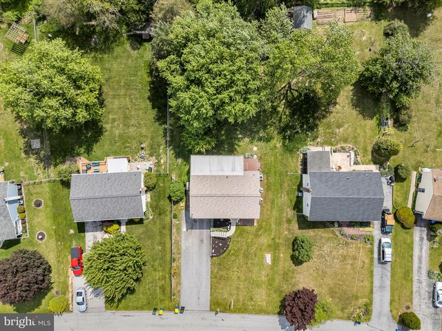 135 HEMLER DR, Hanover, PA 17331