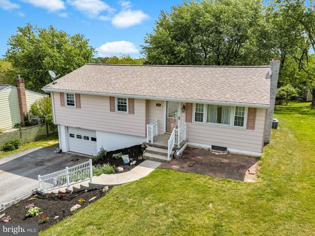 135 HEMLER DR, Hanover, PA 17331
