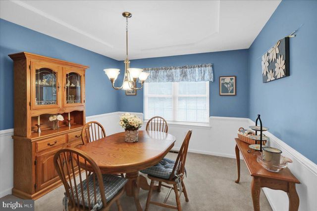 6 LENAPE DR, Morgantown, PA 19543