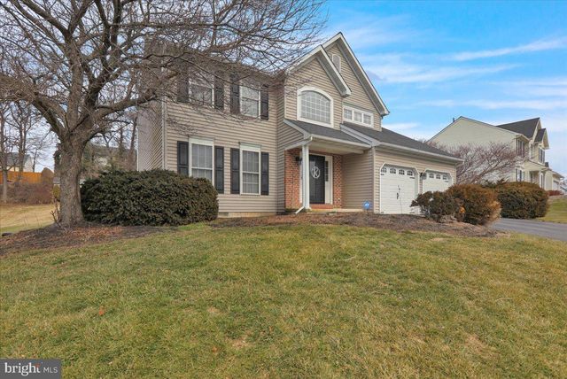 6 LENAPE DR, Morgantown, PA 19543