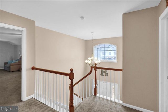 6 LENAPE DR, Morgantown, PA 19543