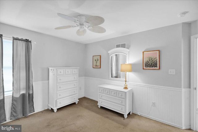 6 LENAPE DR, Morgantown, PA 19543