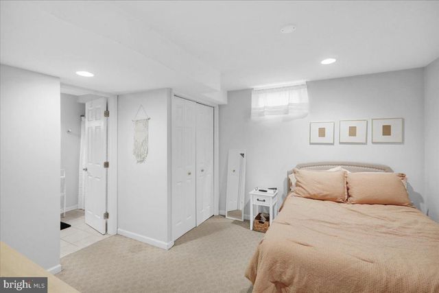 6 LENAPE DR, Morgantown, PA 19543