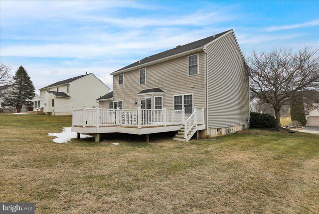 6 LENAPE DR, Morgantown, PA 19543
