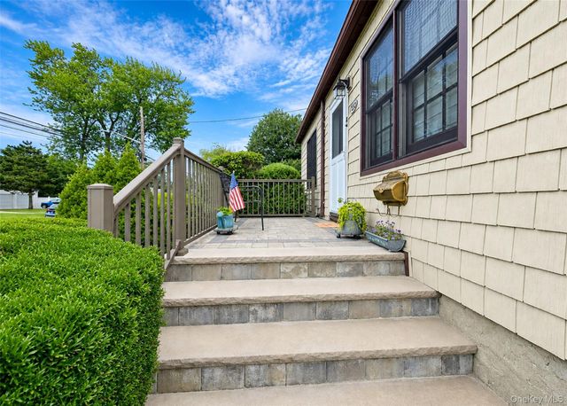 823 5th Street, West Babylon, NY 11704