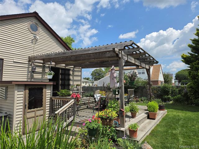 823 5th Street, West Babylon, NY 11704