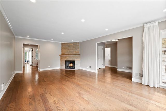 6618 N Lightfoot Avenue, Chicago, IL 60646