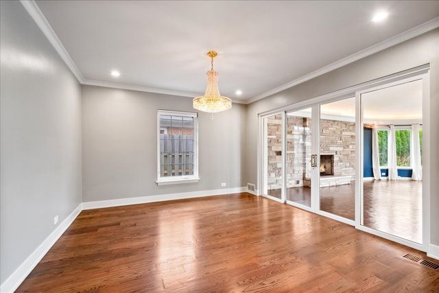 6618 N Lightfoot Avenue, Chicago, IL 60646