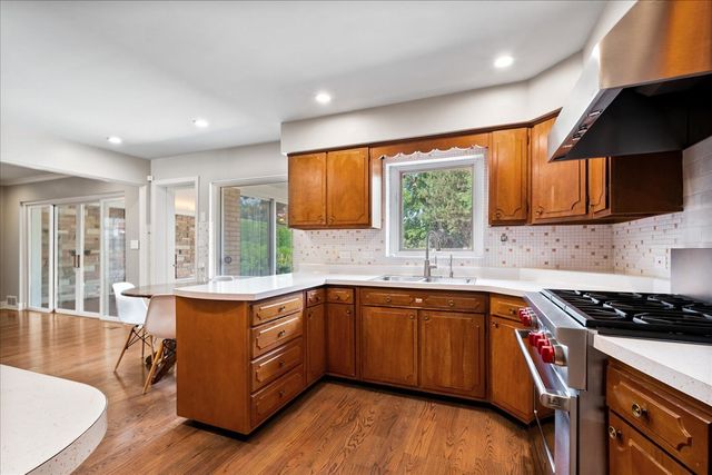 6618 N Lightfoot Avenue, Chicago, IL 60646