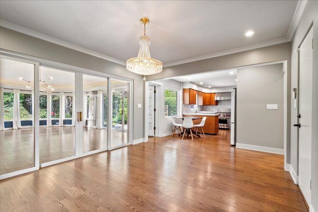 6618 N Lightfoot Avenue, Chicago, IL 60646