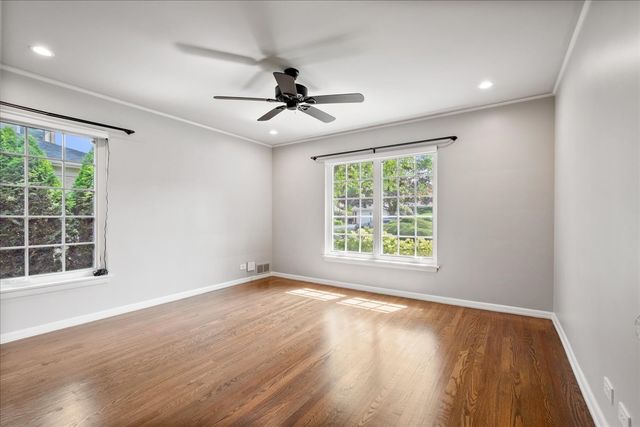 6618 N Lightfoot Avenue, Chicago, IL 60646