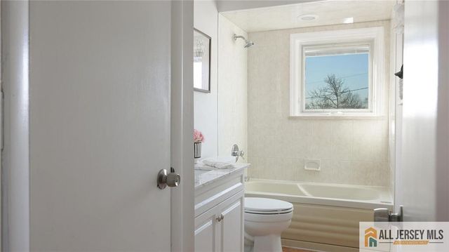 9 Nye Court, Piscataway, NJ 08854