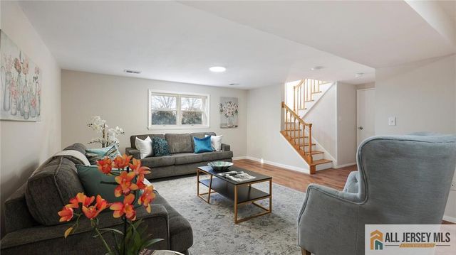 9 Nye Court, Piscataway, NJ 08854