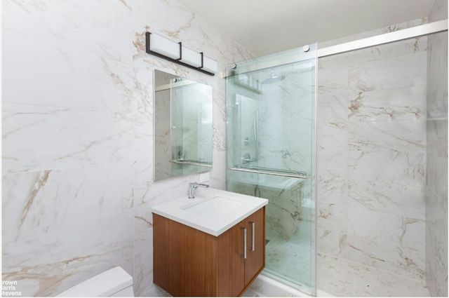 2521 Palisade Ave Apt 8C, New York City, NY 10463