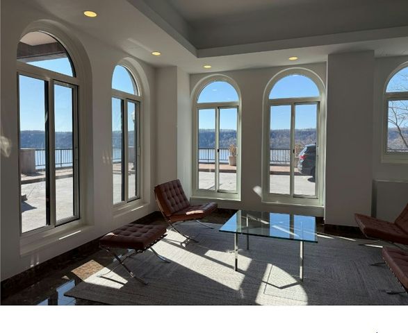 2521 Palisade Ave Apt 8C, New York City, NY 10463