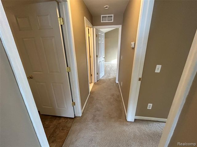 51652 Hale Lane, New Baltimore, MI 48051