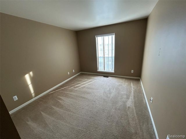 51652 Hale Lane, New Baltimore, MI 48051