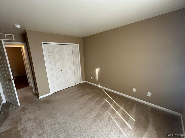 51652 Hale Lane, New Baltimore, MI 48051