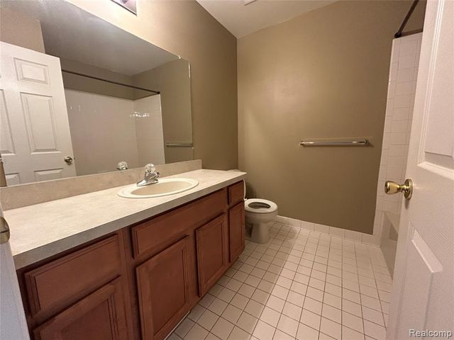 51652 Hale Lane, New Baltimore, MI 48051