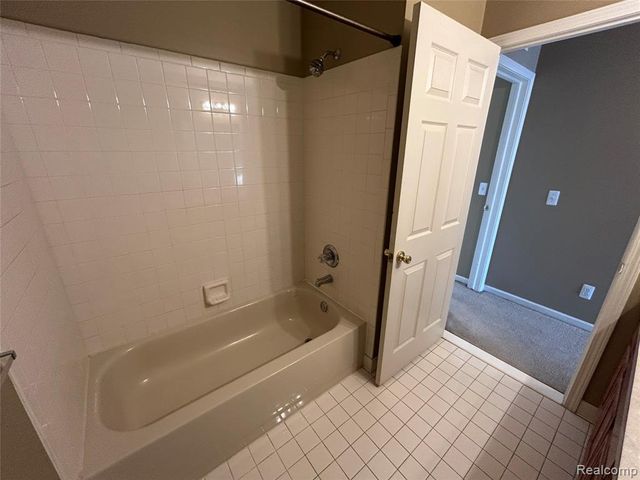 51652 Hale Lane, New Baltimore, MI 48051