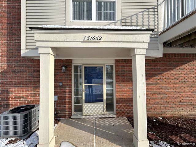 51652 Hale Lane, New Baltimore, MI 48051