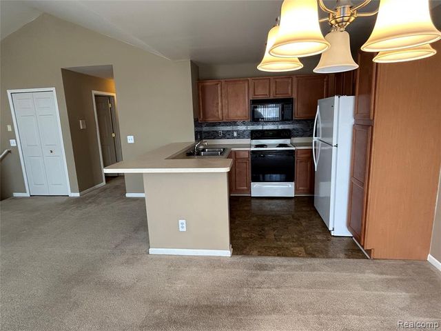 51652 Hale Lane, New Baltimore, MI 48051