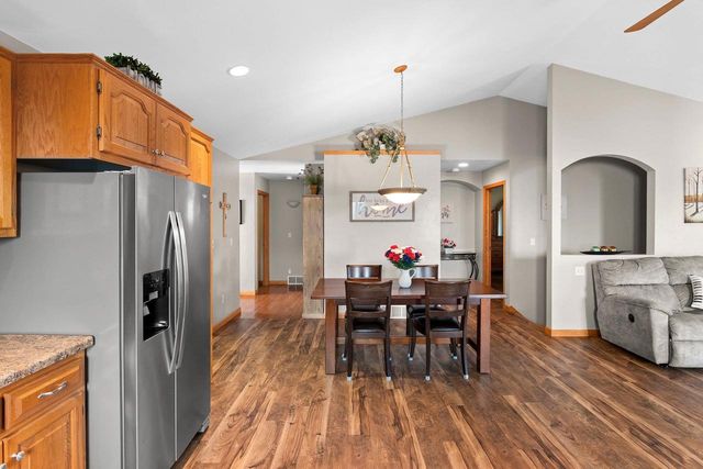 420 W ELM DRIVE, Little Chute, WI 54140