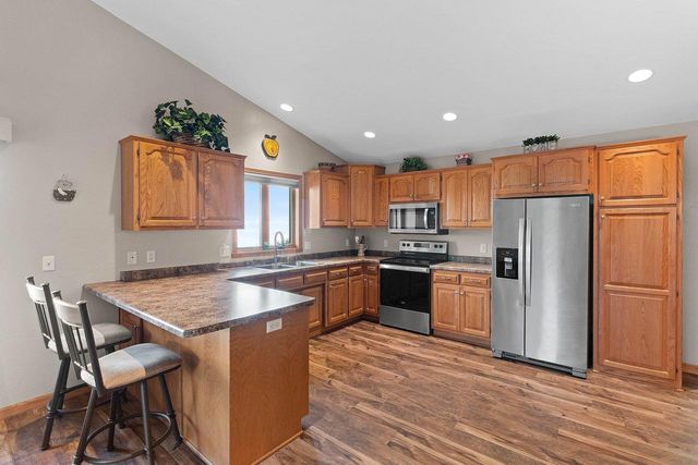 420 W ELM DRIVE, Little Chute, WI 54140