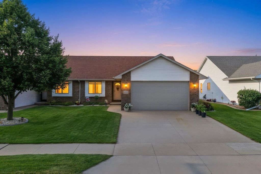 420 W ELM DRIVE, Little Chute, WI 54140