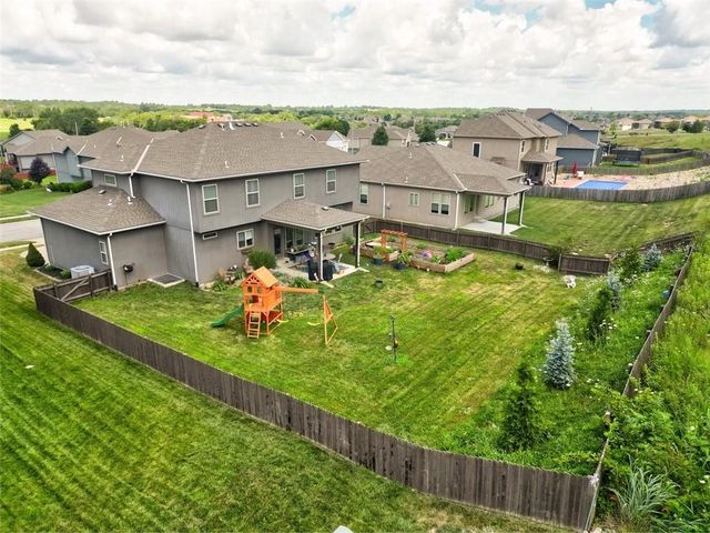 839 Creekmoor Pond Lane, Raymore, MO 64083