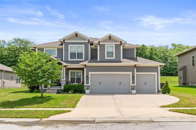 839 Creekmoor Pond Lane, Raymore, MO 64083