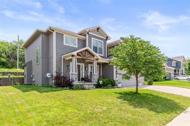 839 Creekmoor Pond Lane, Raymore, MO 64083
