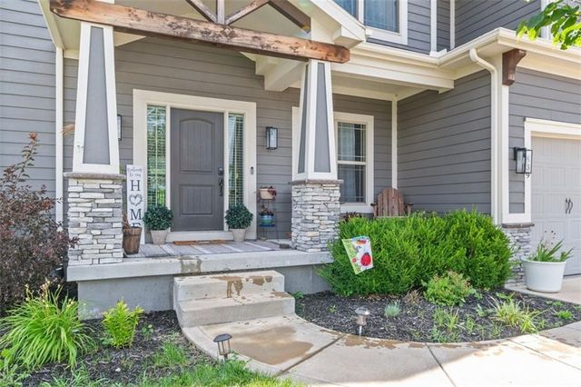 839 Creekmoor Pond Lane, Raymore, MO 64083