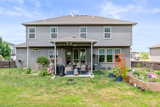 839 Creekmoor Pond Lane, Raymore, MO 64083