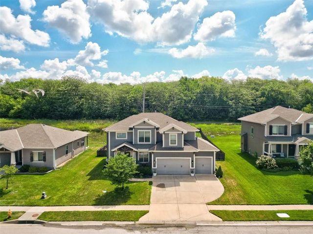 839 Creekmoor Pond Lane, Raymore, MO 64083
