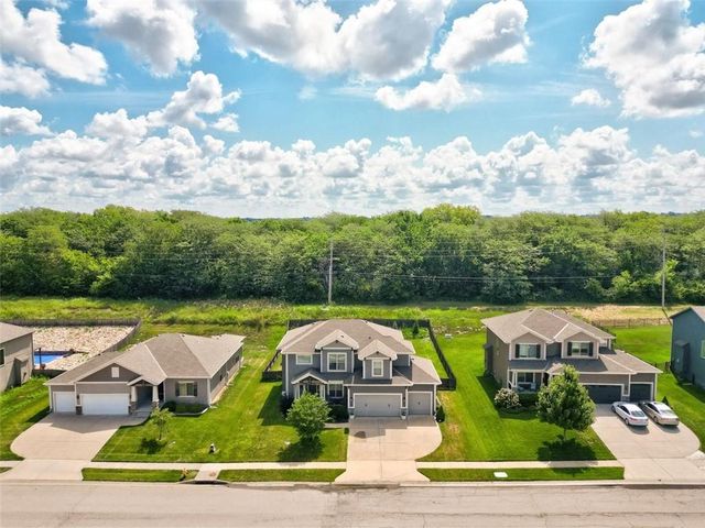839 Creekmoor Pond Lane, Raymore, MO 64083