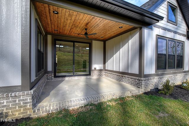 174 Boones Station Road, Johnson City, TN 37615