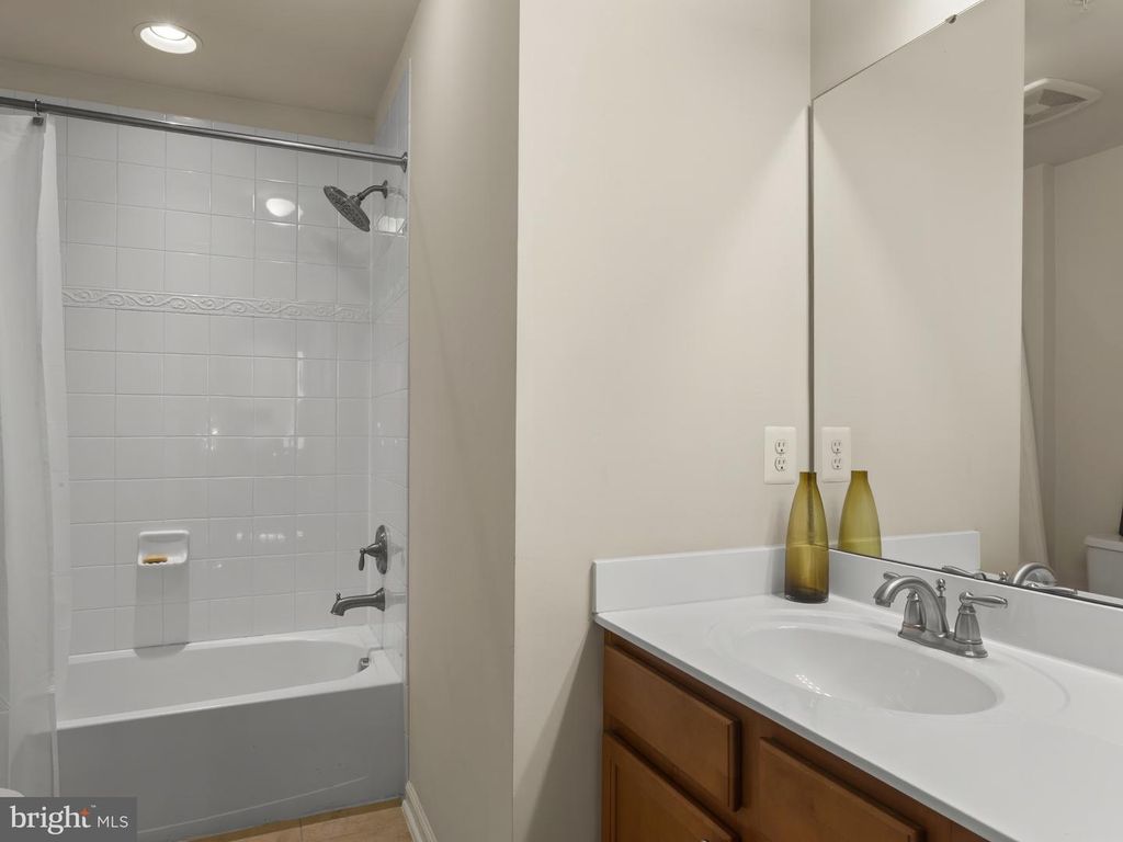 Image 21 of property listing at 2015 FITTLEWORTH TER, Upper Marlboro, MD 20774