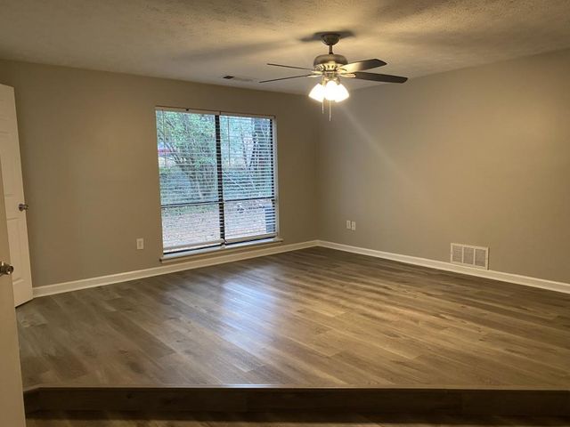 1527 Flat Rock Road, Stockbridge, GA 30281