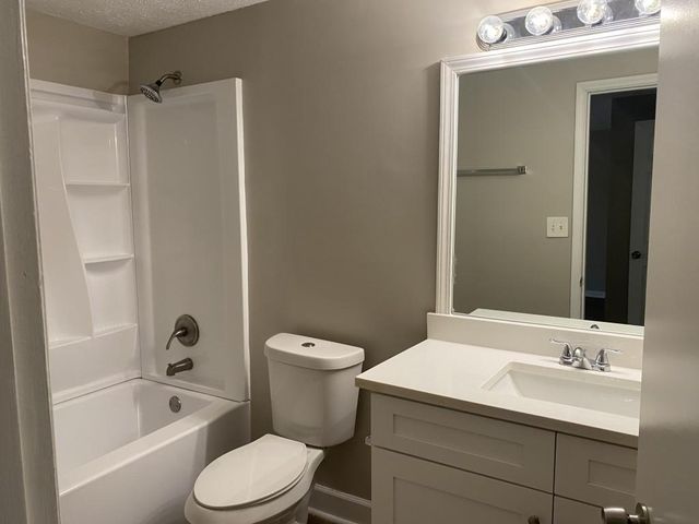 1527 Flat Rock Road, Stockbridge, GA 30281